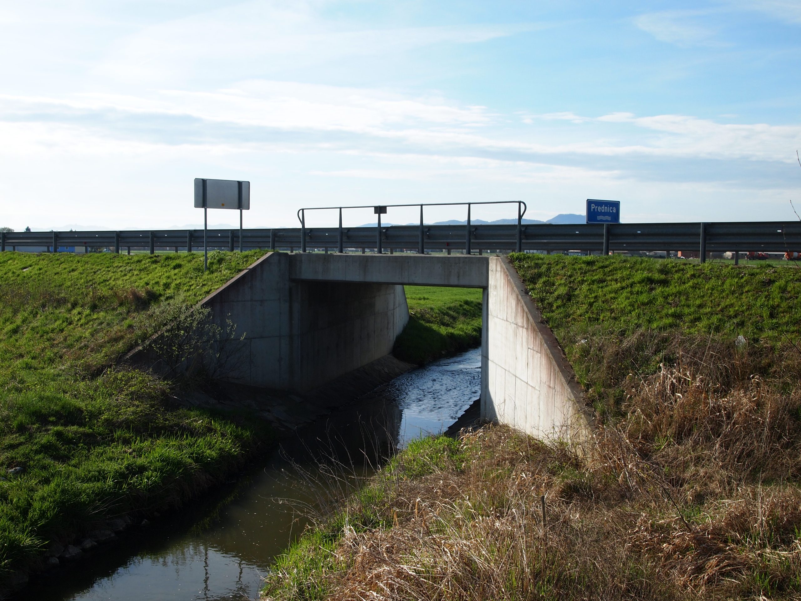 Large-scale gathering of infrastructure data Large-scale gathering of infrastructure data